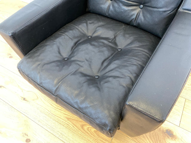 WMK # 1/4 Stilvoller & gut erhaltener 70er Jahre Sessel auf Rollen mit gestepptem schwarzem Skai Bezug # Armchair Ledersessel Clubsessel Sitzgarnitur Kunstleder Leder Retro Vintage Berlin Hamburg 60er
