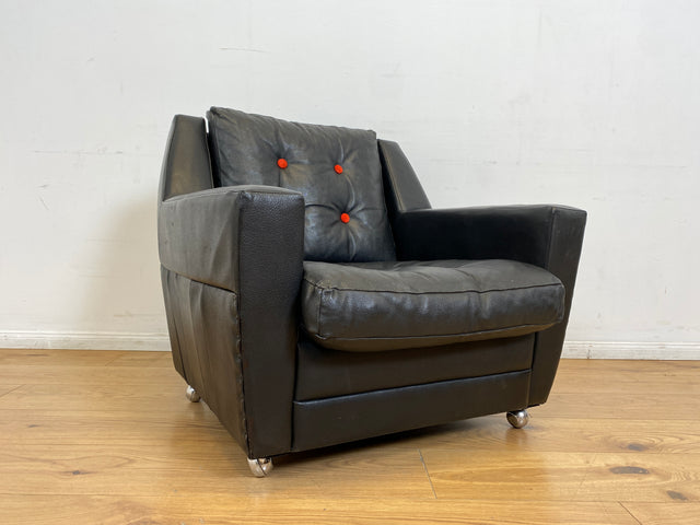 WMK # 1/4 Stilvoller & gut erhaltener 70er Jahre Sessel auf Rollen mit gestepptem schwarzem Skai Bezug # Armchair Ledersessel Clubsessel Sitzgarnitur Kunstleder Leder Retro Vintage Berlin Hamburg 60er