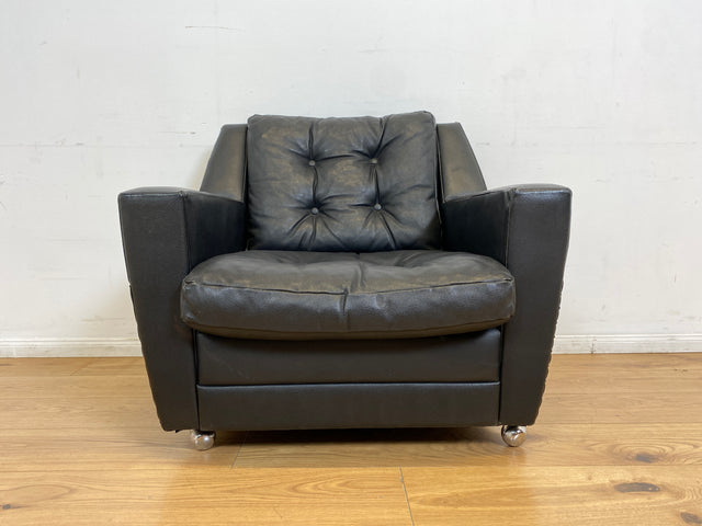 WMK # 1/2 Stilvoller & gut erhaltener 70er Jahre Sessel auf Rollen mit gestepptem schwarzem Skai Bezug # Armchair Ledersessel Clubsessel Sitzgarnitur Kunstleder Leder Retro Vintage Berlin Hamburg 60er