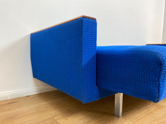 WMK # Blauer wird's nicht! Sehr schönes und bequemes 70er Jahre Sofa in kräftigem Blau mit Schlaffunktion und Bettwäschefach # Couch Schlafcouch Klappsofa Klappcouch Daybed Mid-Century Retro Vintage