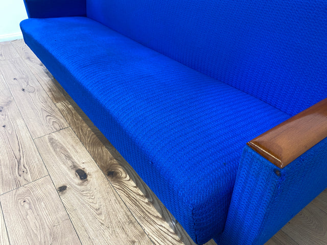 WMK # Blauer wird's nicht! Sehr schönes und bequemes 70er Jahre Sofa in kräftigem Blau mit Schlaffunktion und Bettwäschefach # Couch Schlafcouch Klappsofa Klappcouch Daybed Mid-Century Retro Vintage