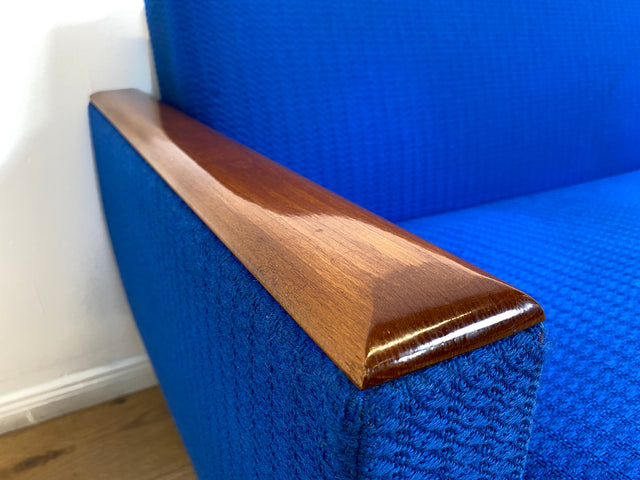 WMK # Blauer wird's nicht! Sehr schönes und bequemes 70er Jahre Sofa in kräftigem Blau mit Schlaffunktion und Bettwäschefach # Couch Schlafcouch Klappsofa Klappcouch Daybed Mid-Century Retro Vintage