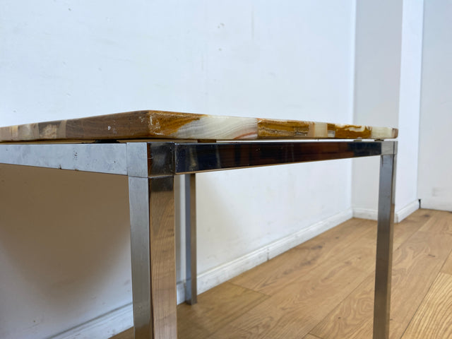 WMK I Stilvoller 70er Jahre Space Age Couchtisch mit charaktervoller Onyx Platte auf Chrom Tischgestell I Wohnzimmertisch Coffee Table Marmor Hollywood Regency Vintage Berlin Köln München Hamburg 60er