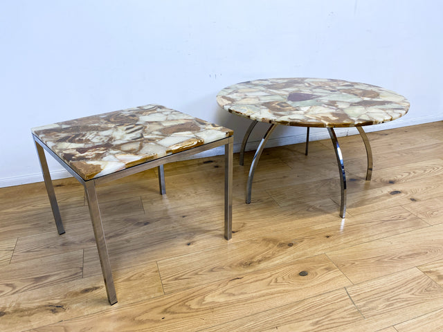 WMK I Besonders schöner 70er Jahre Space Age Couchtisch mit charaktervoller runder Onyx Platte auf formschönem Chrom Tischgestell I Wohnzimmertisch Coffee Table Marmor Hollywood Regency Vintage Berlin