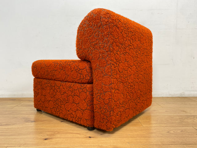 WMK I Kultiges 70er Jahre Space Age Modular Sofa aus 2 Sessel mit grandiosem orangem Originalbezug & Staufächern