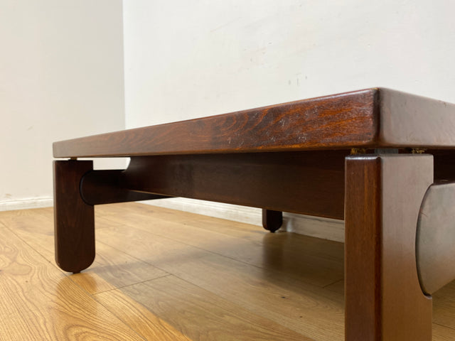 WMK I Stilvoller & sehr gut erhaltener niedriger 70er Space Age Couchtisch aus dunklem Holz I Wohnzimmertisch Coffee Table Clubtisch Sitzgarnitur Retro Vintage Mid-Century Berlin Leipzig Bayern NRW