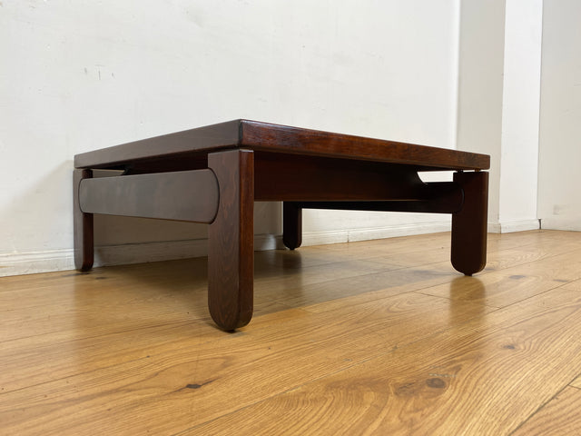 WMK I Stilvoller & sehr gut erhaltener niedriger 70er Space Age Couchtisch aus dunklem Holz I Wohnzimmertisch Coffee Table Clubtisch Sitzgarnitur Retro Vintage Mid-Century Berlin Leipzig Bayern NRW
