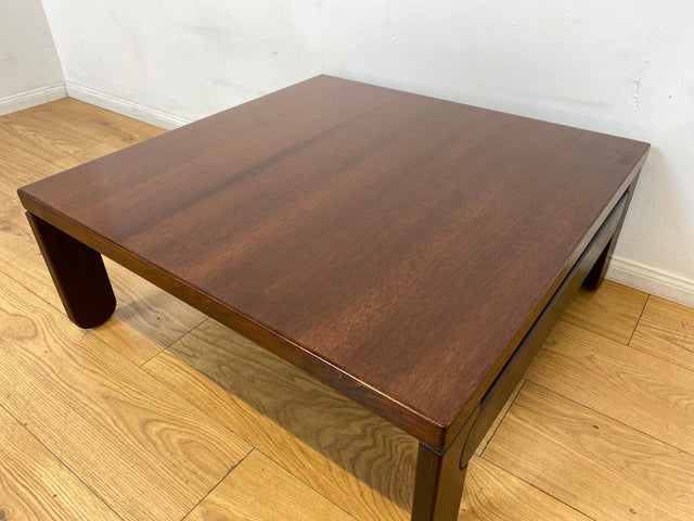 WMK I Stilvoller & sehr gut erhaltener niedriger 70er Space Age Couchtisch aus dunklem Holz I Wohnzimmertisch Coffee Table Clubtisch Sitzgarnitur Retro Vintage Mid-Century Berlin Leipzig Bayern NRW