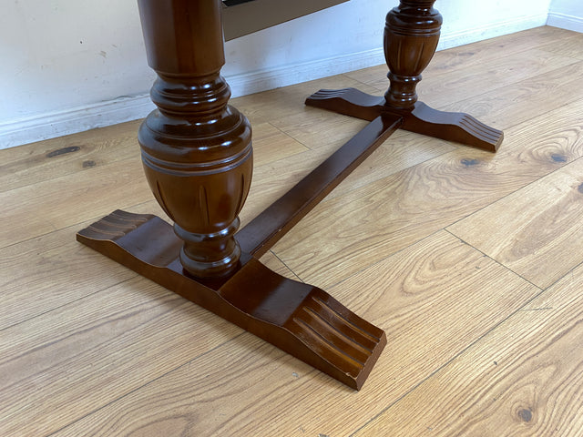 WMK I Klassischer großer 90er Jahre Couchtisch im antiken Stil mit wunderschöner Marmor Tischplatte, höhenverstellbar