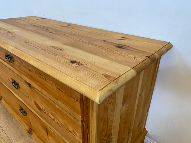 WMK # Wunderschöne antike Kommode aus vollem Holz mit großen Schubladen # Schubladenkommode Schrank Truhe Sideboard Wäschekommode Wäschetruhe Chest Anrichte Biedermeier Landhaus Weichholz Vintage