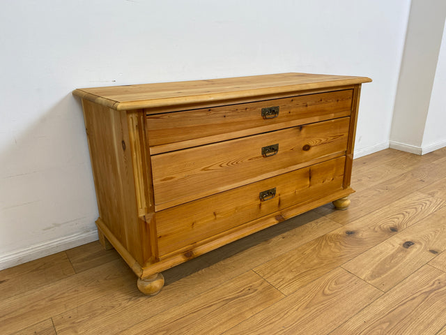 WMK # Wunderschöne antike Kommode aus vollem Holz mit großen Schubladen # Schubladenkommode Schrank Truhe Sideboard Wäschekommode Wäschetruhe Chest Anrichte Biedermeier Landhaus Weichholz Vintage