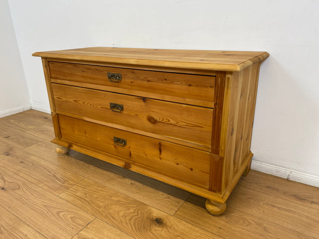 WMK # Wunderschöne antike Kommode aus vollem Holz mit großen Schubladen # Schubladenkommode Schrank Truhe Sideboard Wäschekommode Wäschetruhe Chest Anrichte Biedermeier Landhaus Weichholz Vintage
