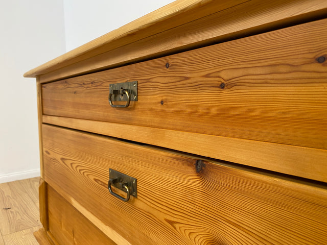 WMK # Wunderschöne antike Kommode aus vollem Holz mit großen Schubladen # Schubladenkommode Schrank Truhe Sideboard Wäschekommode Wäschetruhe Chest Anrichte Biedermeier Landhaus Weichholz Vintage