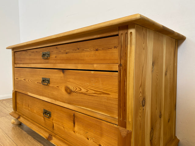 WMK # Wunderschöne antike Kommode aus vollem Holz mit großen Schubladen # Schubladenkommode Schrank Truhe Sideboard Wäschekommode Wäschetruhe Chest Anrichte Biedermeier Landhaus Weichholz Vintage