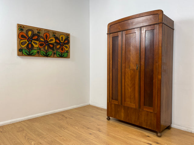 WMK # Formschöner antiker Kleiderschrank aus vollem Holz in Nußbaum, um 1910 # Schrank Vertiko Schlafzimmerschrank Flurschrank Dielenschrank Bauernschrank Wardrobe Spiegel Jugendstil Art Deco Vintage