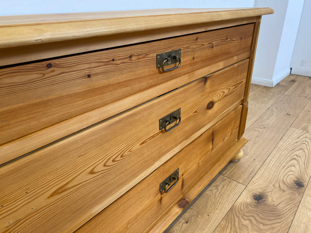 WMK # Wunderschöne antike Kommode aus vollem Holz mit großen Schubladen # Schubladenkommode Schrank Truhe Sideboard Wäschekommode Wäschetruhe Chest Anrichte Biedermeier Landhaus Weichholz Vintage