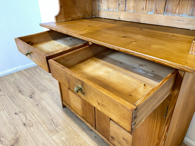 WMK I Wunderschöne antike Anrichte aus vollem Holz mit bunter floraler Bleiverglasung I Schrank Büffet Büfett Küchenschrank Küchenanrichte Jugendstil Vintage Bauern Weichholz Berlin Hannover Dresden