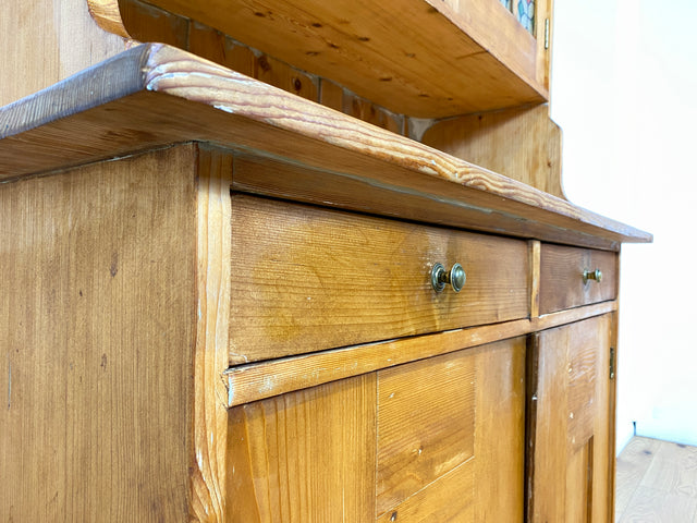 WMK I Wunderschöne antike Anrichte aus vollem Holz mit bunter floraler Bleiverglasung I Schrank Büffet Büfett Küchenschrank Küchenanrichte Jugendstil Vintage Bauern Weichholz Berlin Hannover Dresden
