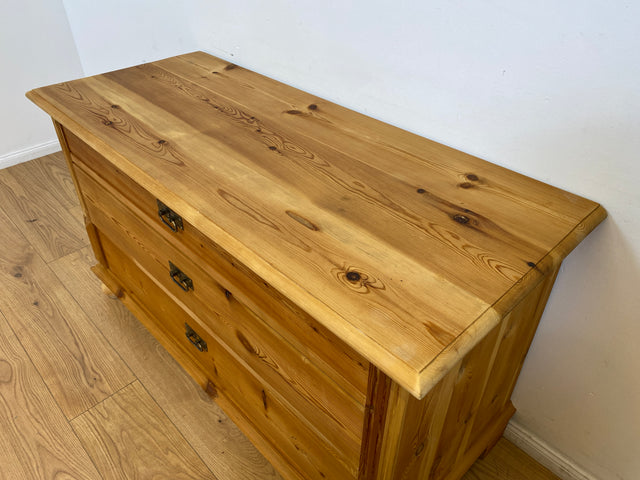 WMK # Wunderschöne antike Kommode aus vollem Holz mit großen Schubladen # Schubladenkommode Schrank Truhe Sideboard Wäschekommode Wäschetruhe Chest Anrichte Biedermeier Landhaus Weichholz Vintage