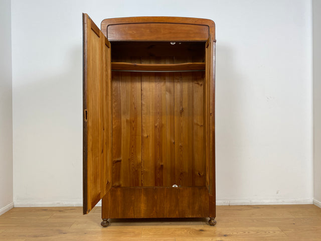 WMK # Formschöner antiker Kleiderschrank aus vollem Holz in Nußbaum, um 1910 # Schrank Vertiko Schlafzimmerschrank Flurschrank Dielenschrank Bauernschrank Wardrobe Spiegel Jugendstil Art Deco Vintage
