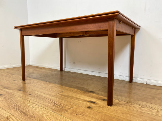 WMK I Stilvoller ausziehbarer skandinavischer Mid-Century Designer Esstisch von Aulum Møbelfabrik in Teakholz I Tisch Holztisch Ausziehtisch Dining Table Danish Design Vintage Teak Berlin Dresden Köln