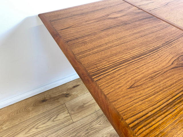 WMK I Stilvoller ausziehbarer skandinavischer Mid-Century Designer Esstisch von Aulum Møbelfabrik in Teakholz I Tisch Holztisch Ausziehtisch Dining Table Danish Design Vintage Teak Berlin Dresden Köln