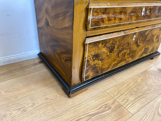 WMK I Wunderschöner Biedermeier Wäscheschrank aus vollem Holz in Nussbaum mit Schubladen, um 1850 I Schrank Kleiderschrank Highboard Cabinet Wardrobe Vertiko Armoire Historismus Antik Vintage Berlin