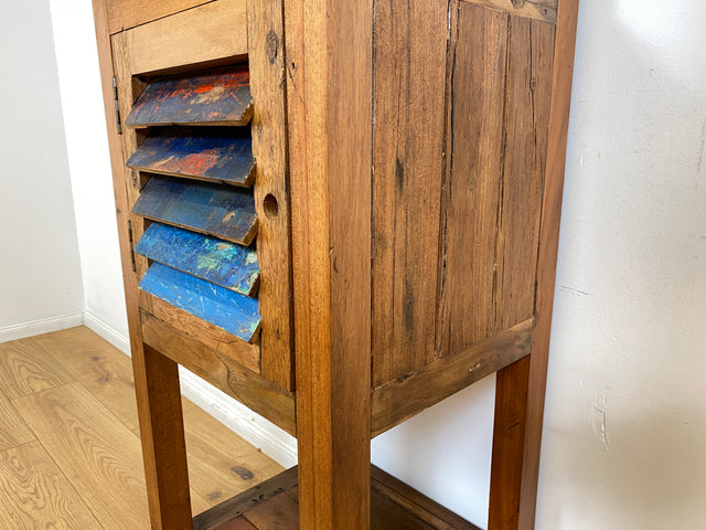 Boatwood by WMK I Besonderes Regal mit Lamellentüren I Handmade Unikat aus altem Bootsholz I Teakholz massiv I Holzregal Bücherregal Bücherschrank Küchenregal Badschrank Badregal Flurregal Berlin Kiel