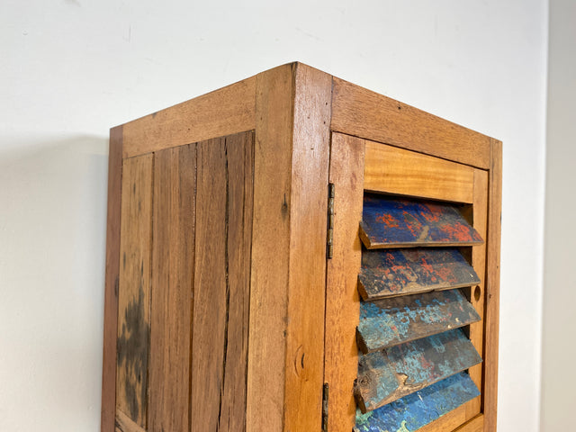 Boatwood by WMK I Besonderes Regal mit Lamellentüren I Handmade Unikat aus altem Bootsholz I Teakholz massiv I Holzregal Bücherregal Bücherschrank Küchenregal Badschrank Badregal Flurregal Berlin Kiel