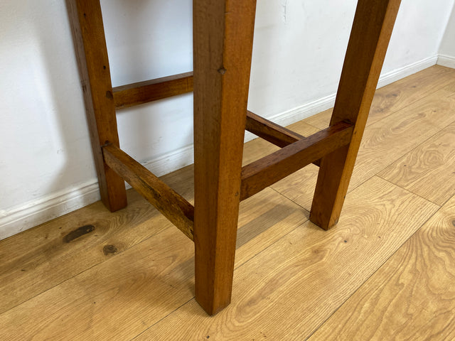 Boatwood by WMK I 1/3 Schöner bunter Barhocker I ein handmade Unikat aus altem Bootsholz l Teakholz massiv I Hocker Sitzhocker Küchenstuhl Holzstuhl Stuhl Bar Stool Hausbar Gastro Berlin Rostock Sylt