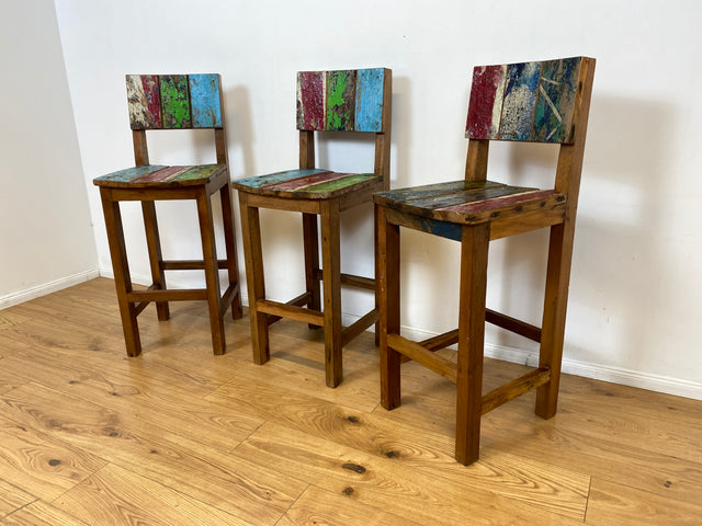 Boatwood by WMK I 1/3 Schöner bunter Barhocker I ein handmade Unikat aus altem Bootsholz l Teakholz massiv I Hocker Sitzhocker Küchenstuhl Holzstuhl Stuhl Bar Stool Hausbar Gastro Berlin Rostock Sylt