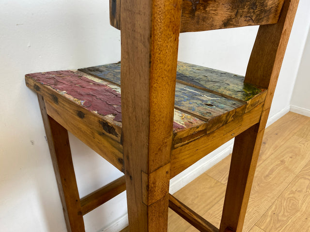 Boatwood by WMK I 1/3 Schöner bunter Barhocker I ein handmade Unikat aus altem Bootsholz l Teakholz massiv I Hocker Sitzhocker Küchenstuhl Holzstuhl Stuhl Bar Stool Hausbar Gastro Berlin Rostock Sylt