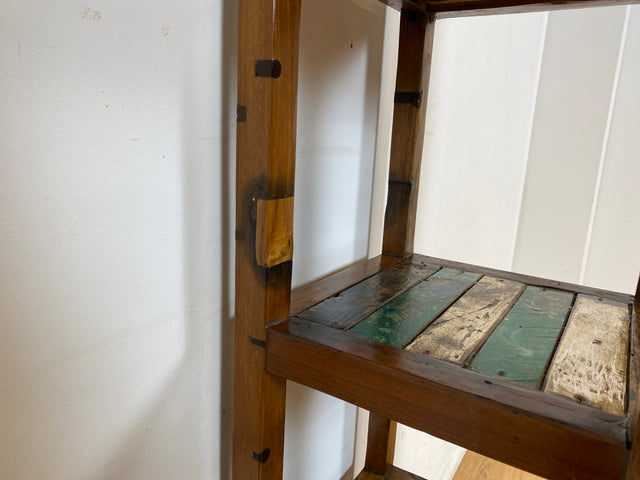 Boatwood by WMK I Einzigartiges schmales Regal aus altem Bootsholz in Originalfarben I Teakholz massiv I Holzregal Bücherregal Bücherschrank Küchenregal Badschrank Badregal Flurregal Berlin Kiel Bonn