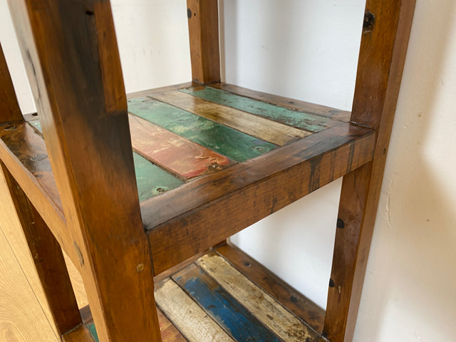 Boatwood by WMK I Einzigartiges schmales Regal aus altem Bootsholz in Originalfarben I Teakholz massiv I Holzregal Bücherregal Bücherschrank Küchenregal Badschrank Badregal Flurregal Berlin Kiel Bonn