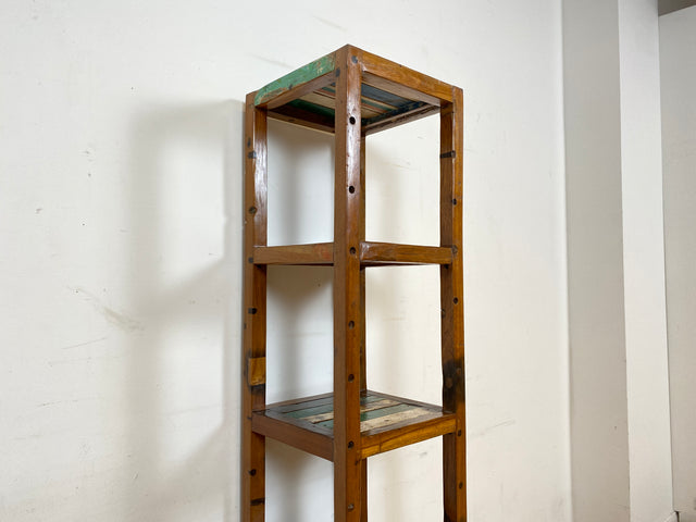 Boatwood by WMK I Einzigartiges schmales Regal aus altem Bootsholz in Originalfarben I Teakholz massiv I Holzregal Bücherregal Bücherschrank Küchenregal Badschrank Badregal Flurregal Berlin Kiel Bonn