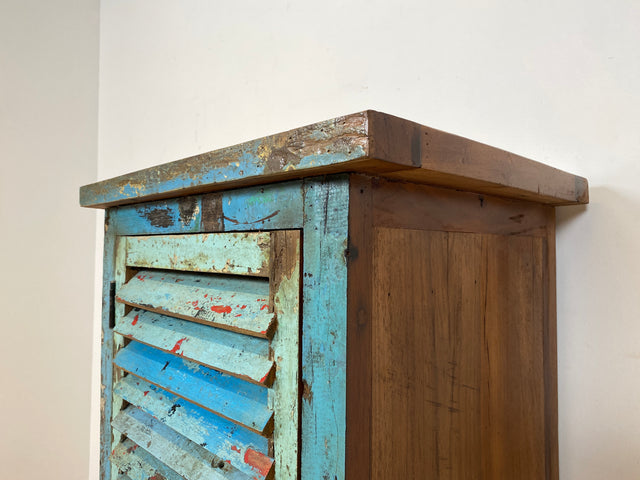 Boatwood by WMK I Besonderer Schrank aus altem Bootsholz in meeresblauer Originalfarbe mit Lamellentür I handgefertigtes Unikat I Highboard Küchenschrank Schuhschrank Bücherschrank Wäscheschank Loft