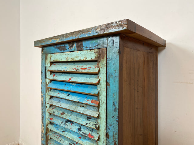 Boatwood by WMK I Besonderer Schrank aus altem Bootsholz in meeresblauer Originalfarbe mit Lamellentür I handgefertigtes Unikat I Highboard Küchenschrank Schuhschrank Bücherschrank Wäscheschank Loft