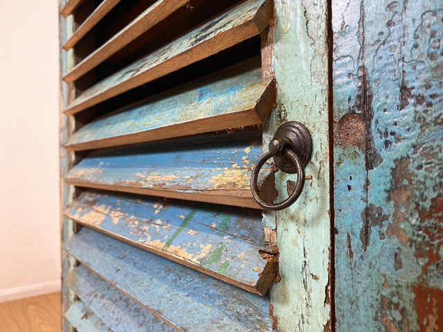 Boatwood by WMK I Besonderer Schrank aus altem Bootsholz in meeresblauer Originalfarbe mit Lamellentür I handgefertigtes Unikat I Highboard Küchenschrank Schuhschrank Bücherschrank Wäscheschank Loft