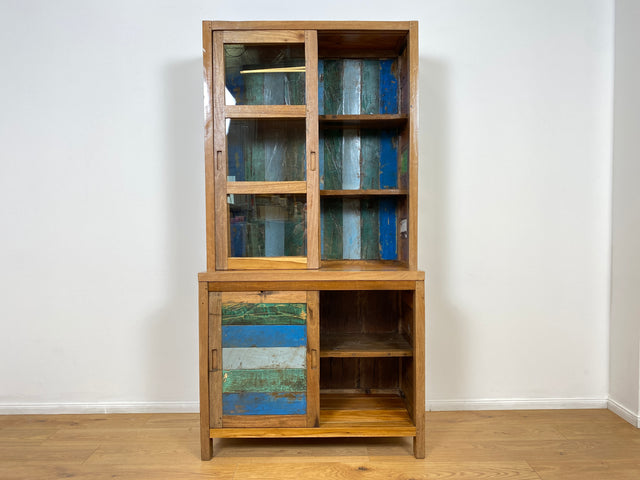 Boatwood by WMK # Sehr schöne Vitrine mit Schiebetüren, ein aus altem Bootsholz handgefertigtes Unikat aus massivem Teakholz # Regal Bücherregal Bücherschrank Highboard Geschirrschrank Küchenschrank