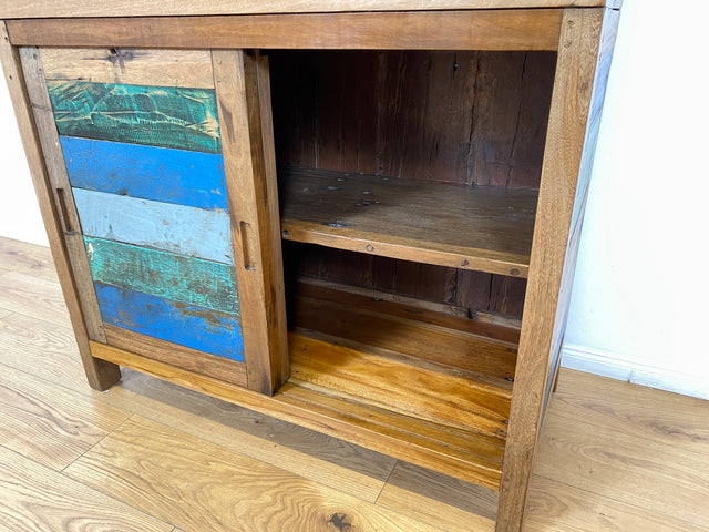 Boatwood by WMK # Sehr schöne Vitrine mit Schiebetüren, ein aus altem Bootsholz handgefertigtes Unikat aus massivem Teakholz # Regal Bücherregal Bücherschrank Highboard Geschirrschrank Küchenschrank