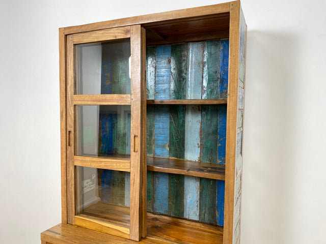 Boatwood by WMK # Sehr schöne Vitrine mit Schiebetüren, ein aus altem Bootsholz handgefertigtes Unikat aus massivem Teakholz # Regal Bücherregal Bücherschrank Highboard Geschirrschrank Küchenschrank