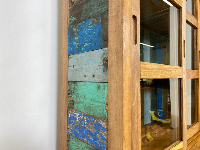 Boatwood by WMK # Sehr schöne Vitrine mit Schiebetüren, ein aus altem Bootsholz handgefertigtes Unikat aus massivem Teakholz # Regal Bücherregal Bücherschrank Highboard Geschirrschrank Küchenschrank