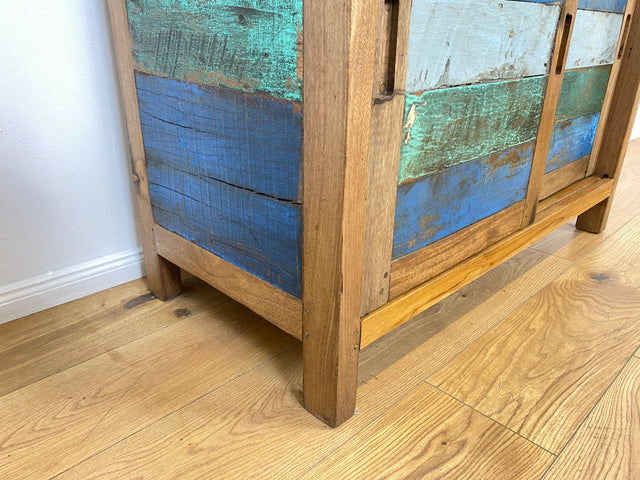 Boatwood by WMK # Sehr schöne Vitrine mit Schiebetüren, ein aus altem Bootsholz handgefertigtes Unikat aus massivem Teakholz # Regal Bücherregal Bücherschrank Highboard Geschirrschrank Küchenschrank