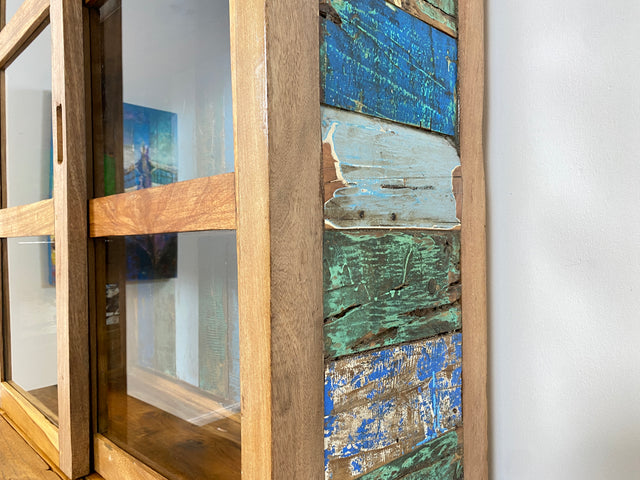 Boatwood by WMK # Sehr schöne Vitrine mit Schiebetüren, ein aus altem Bootsholz handgefertigtes Unikat aus massivem Teakholz # Regal Bücherregal Bücherschrank Highboard Geschirrschrank Küchenschrank