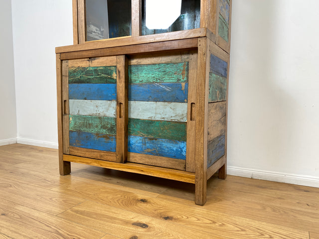 Boatwood by WMK # Sehr schöne Vitrine mit Schiebetüren, ein aus altem Bootsholz handgefertigtes Unikat aus massivem Teakholz # Regal Bücherregal Bücherschrank Highboard Geschirrschrank Küchenschrank