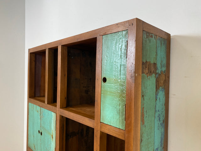 Boatwood by WMK I Einzigartiger Bücherschrank handgefertigt aus altem Bootsholz I Teakholz massiv I Bücherregal Regal Highboard Holzregal Küchenregal Raumtrenner Treibholz I Berlin München Frankfurt