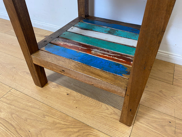 Einzigartige und nachhaltige Ablage handgefertigt aus altem Bootsholz in Originalfarben