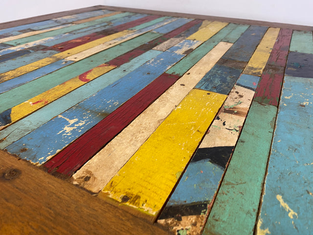 Einzigartiger und nachhaltiger Bartisch handgefertigt aus altem Bootsholz I Teakholz massiv in Originalfarben