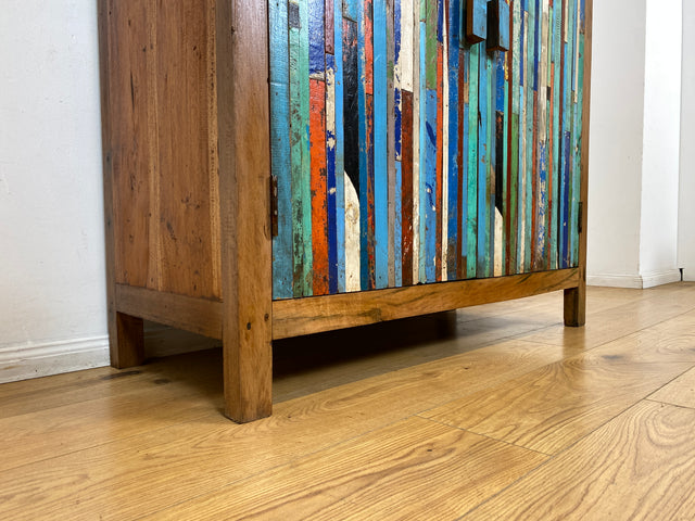Boatwood by WMK I Großartiger Schrank handgefertigt aus altem Bootsholz in Originalfarben
