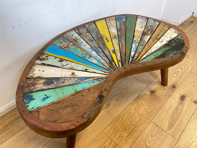Boatwood by WMK I Formschöner und nachhaltiger bunter Nierentisch aus altem Bootsholz I handgefertigtes Unikat I Teakholz massiv I Couchtisch Wohnzimmertisch Kidney Coffee Table I Berlin Bremen Bayern